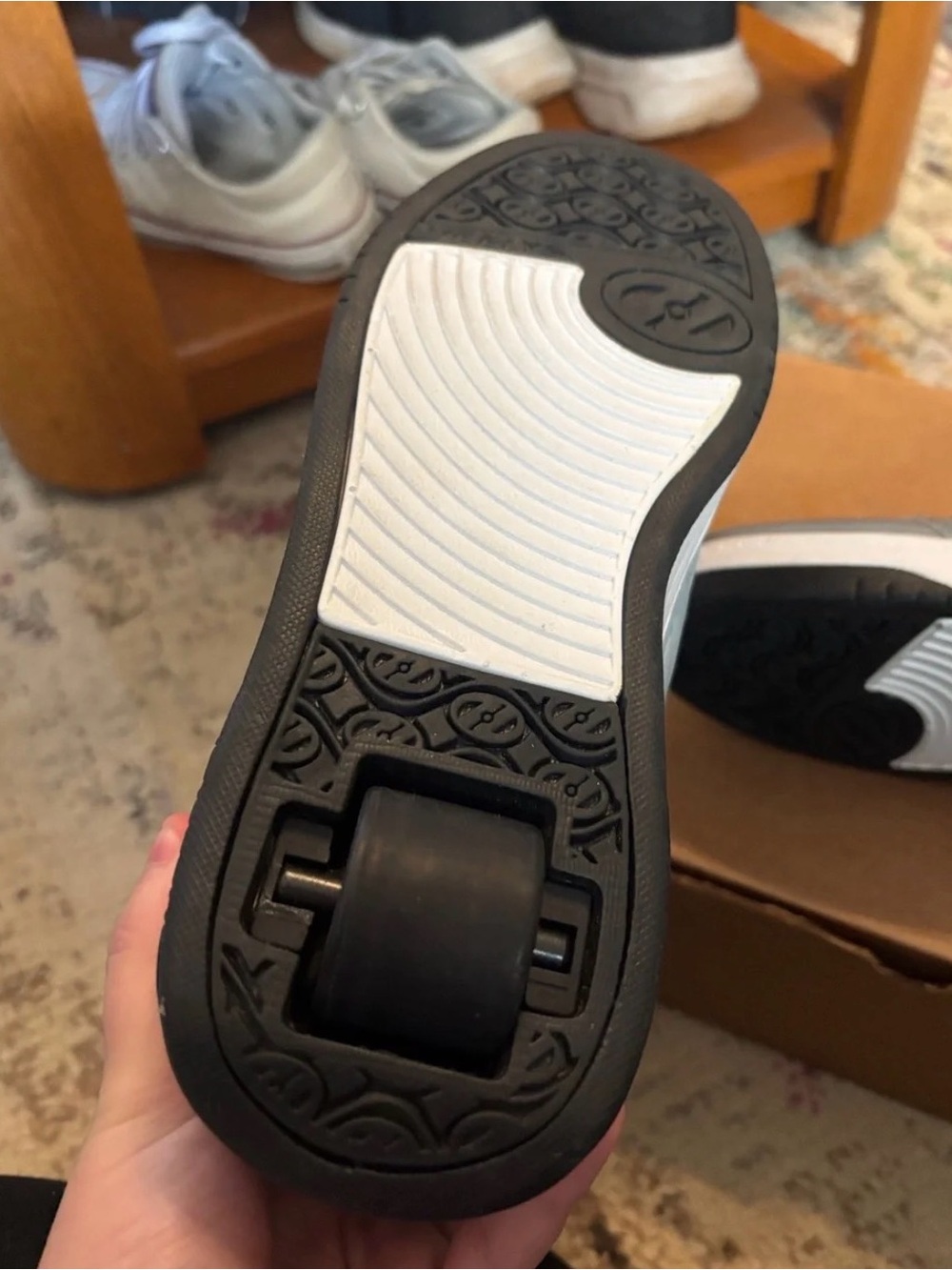 Heelys size 5 youth - Picture 3 of 6